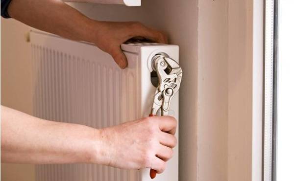 Automatische ventilatie van lucht uit het verwarmingssysteem