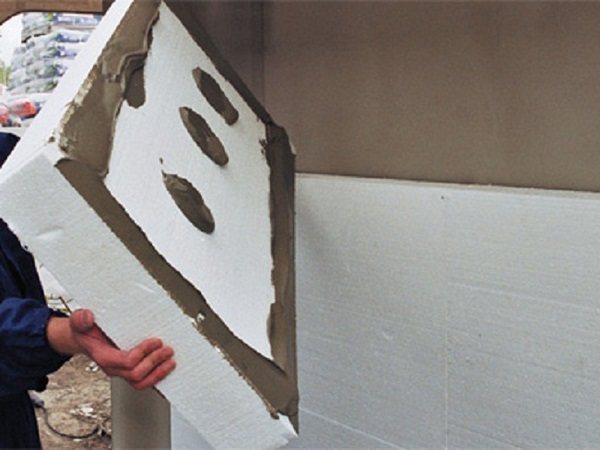 Cách dán xốp lên trần bê tông