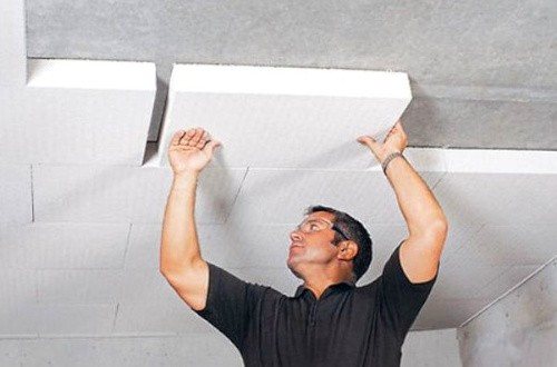 Cách dán xốp lên trần bê tông