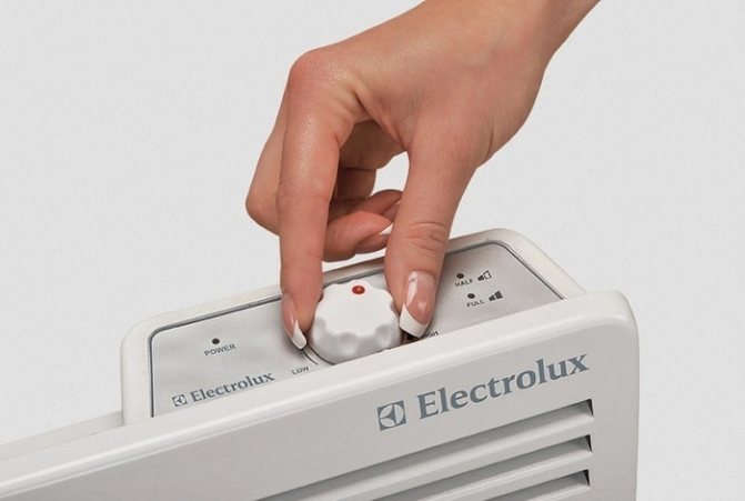 Elektrinis konvektorius su mechaniniu reguliavimu