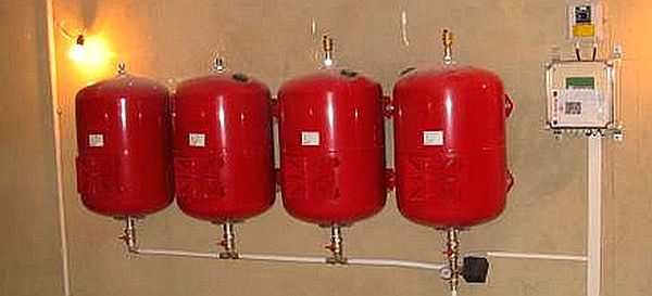 Waar een hydraulische accumulator voor verwarmingssystemen installeren