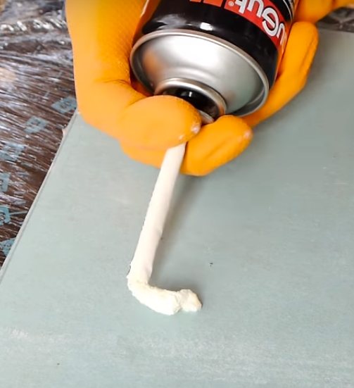 làm thế nào để sử dụng một lon bọt