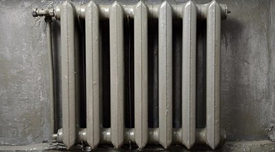 Cum se spală radiatoarele din fontă fără a le scoate