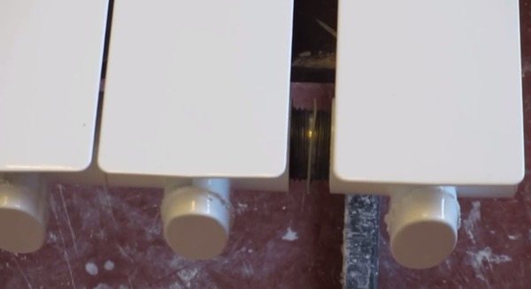 Kako instalirati, rastaviti i isprati hladnjak od lijevanog željeza