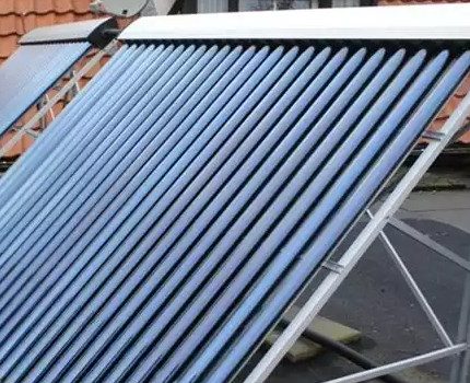 Thiết kế và ưu điểm của bộ thu năng lượng mặt trời chân không