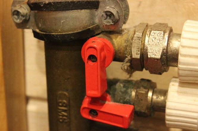 Pannan värmer inte batterierna utan värmer upp vattnet