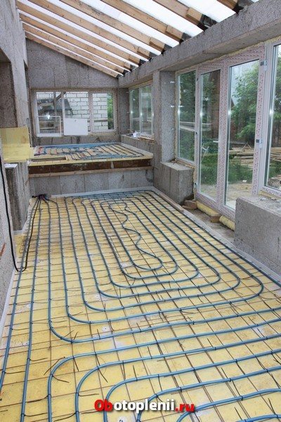Có thể sưởi ấm ngôi nhà chỉ với một sàn nhà ấm áp?