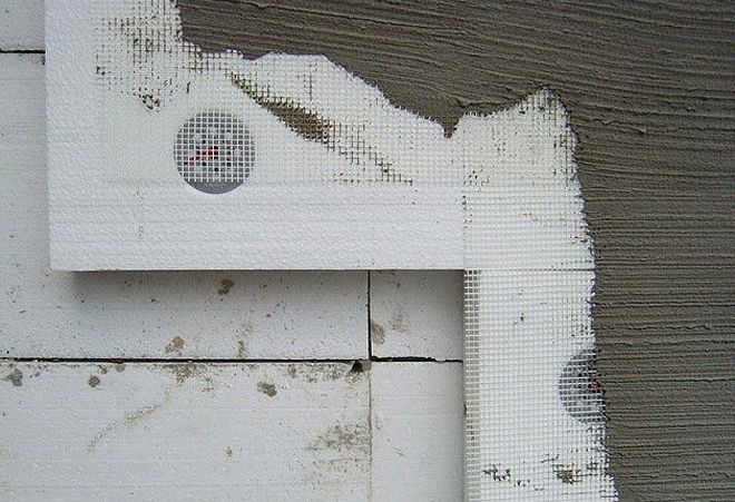 Có thể trát trên bọt bằng vữa xi măng được không