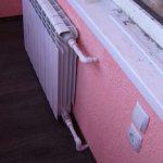 Je možné instalovat baterie na balkon: koordinace, co je třeba vzít v úvahu, postup