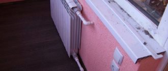 Is het mogelijk om batterijen op het balkon te plaatsen: coördinatie, waarmee rekening moet worden gehouden, de procedure