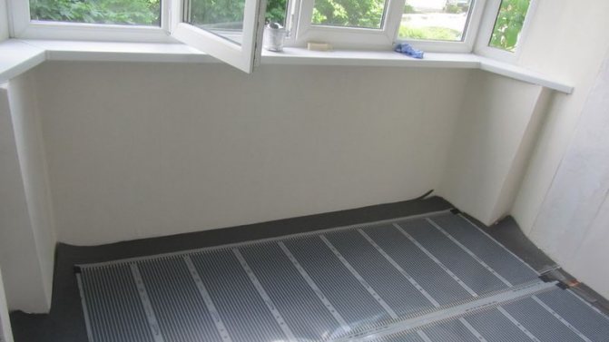 Je možné instalovat baterie na balkon: koordinace, co je třeba zvážit, postup