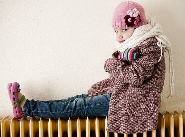 Apagaron la calefacción donde llamar: una queja si no calientan bien incluso con las baterías frías en el apartamento