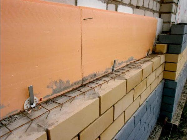 polystyrene mở rộng cho tường gạch