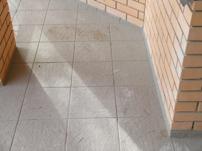 plattor på golvet i loggia
