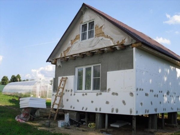 Preparazione delle pareti prima di installare la facciata di ventilazione