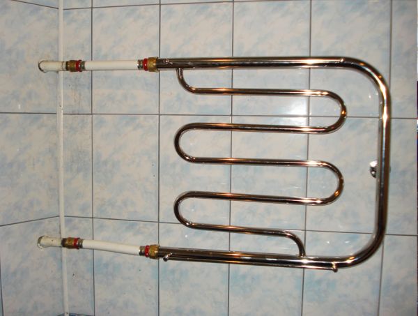 Heated towel rail