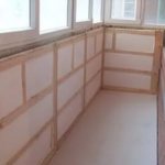 Het proces van het verwarmen van het plafond op uw balkon 3 opties en een interessante mening