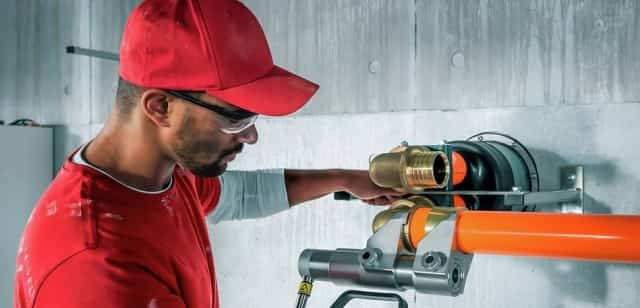 trabajador Rehau