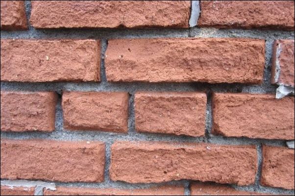 Vữa vụn từ các đường nối phải được làm sạch