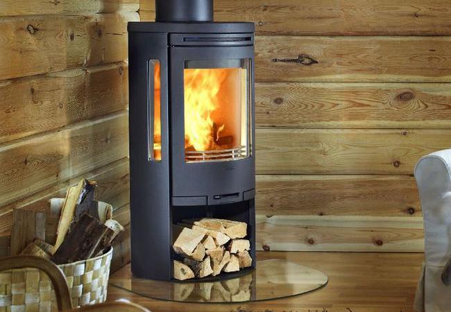 Stufa moderna per riscaldamento domestico