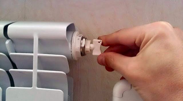 odvzdušněte chladič