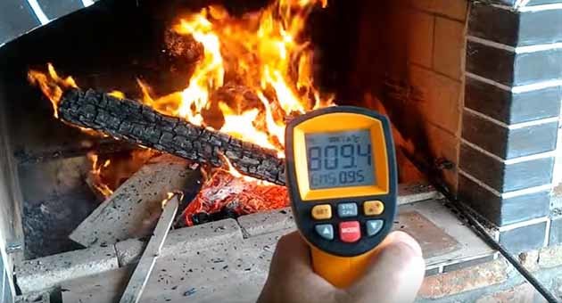 Nasusunog na temperatura ng kahoy sa kalan - mesa