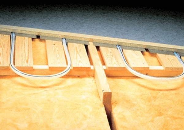 Sàn cách nhiệt bằng nước trên sàn gỗ