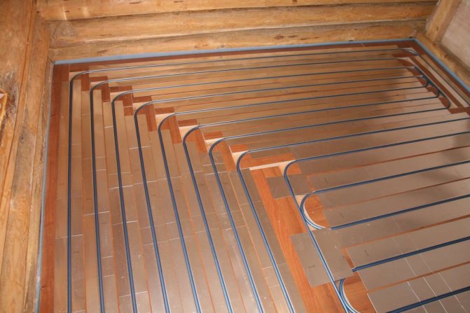 Sàn cách nhiệt bằng nước trên sàn gỗ